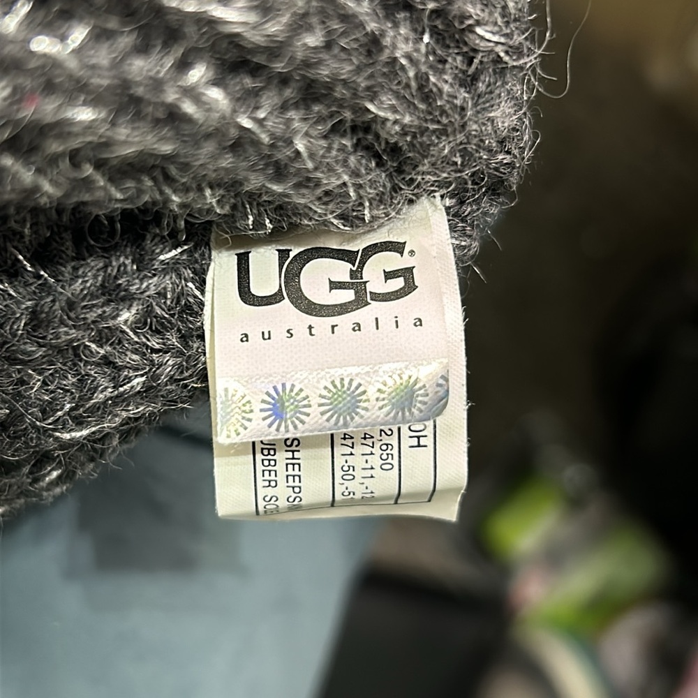 UGG Classic Carry II Knit Boot in Grey Size 9 - Picture 7 of 9